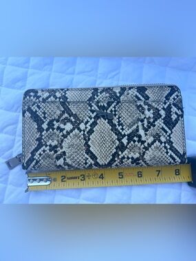 Mathew + Julian Snake-Print Zip Around Wallet - Cream & Black